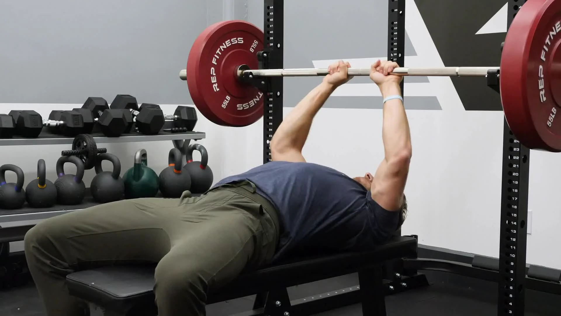 Правильный хват штанги и техника безопасности